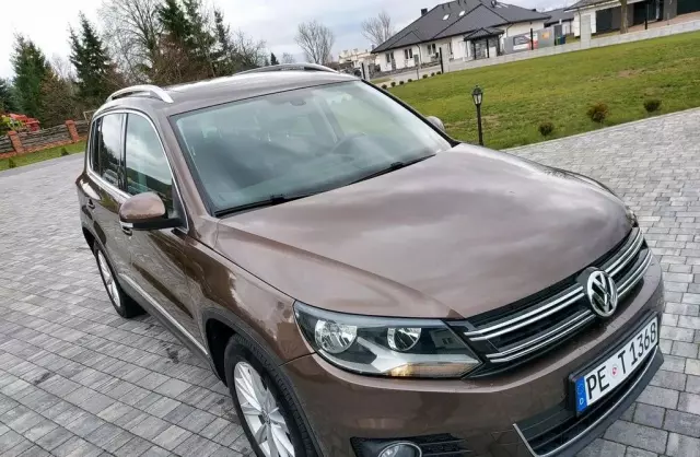 VOLKSWAGEN Tiguan 