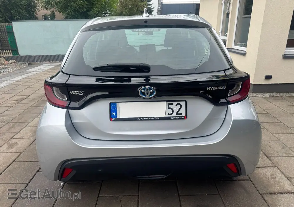 TOYOTA Yaris Ver-hybrid-1-5-comfort
