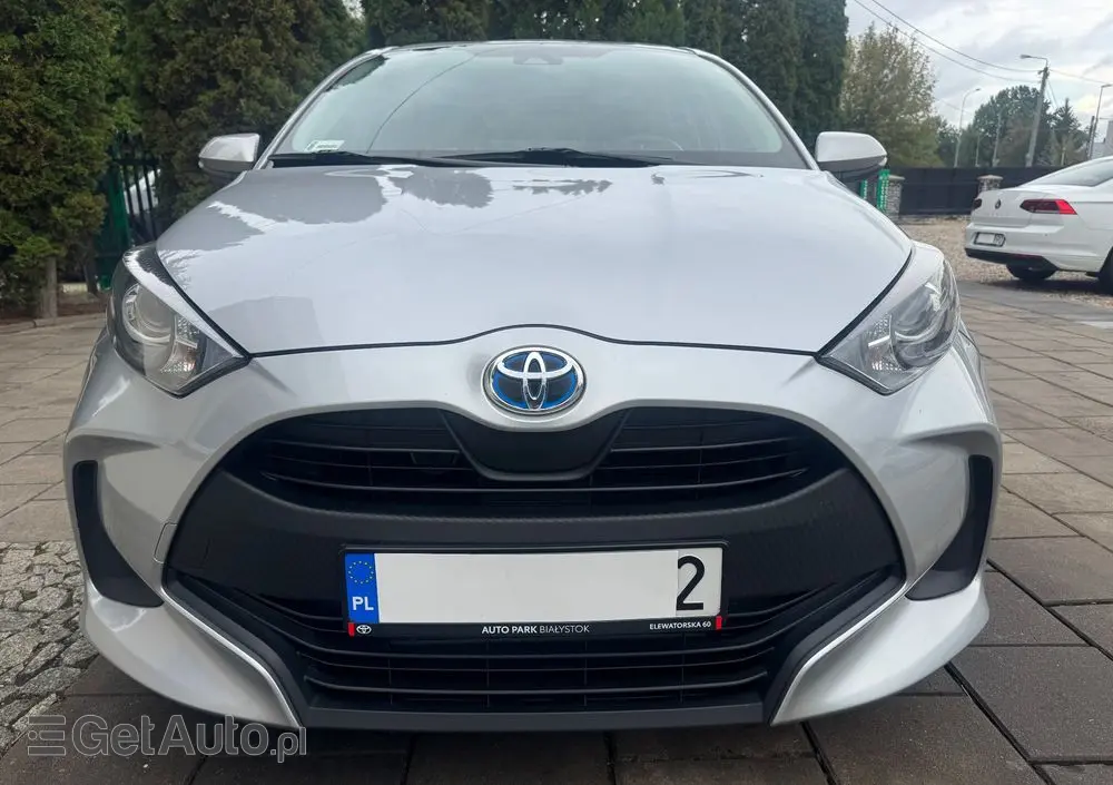 TOYOTA Yaris Ver-hybrid-1-5-comfort