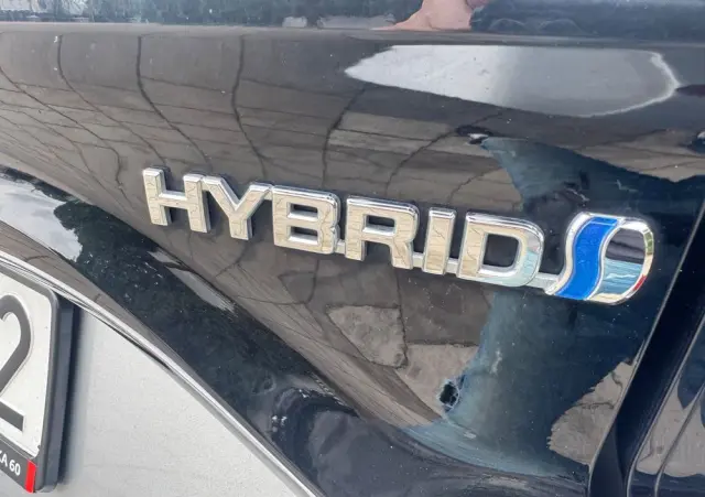 TOYOTA Yaris Ver-hybrid-1-5-comfort