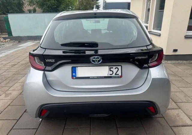 TOYOTA Yaris Ver-hybrid-1-5-comfort