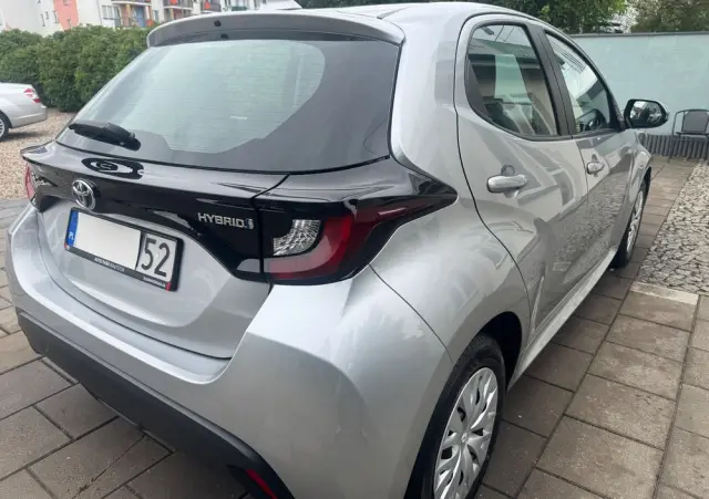 TOYOTA Yaris Ver-hybrid-1-5-comfort