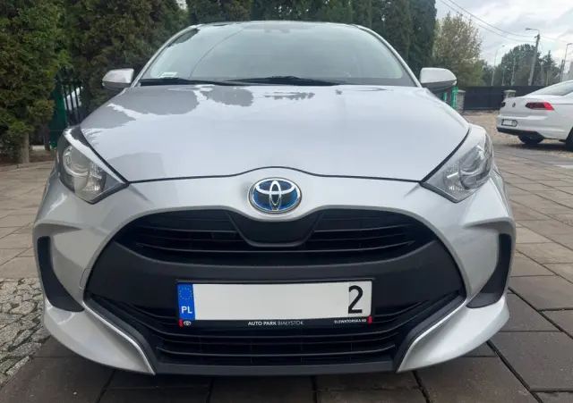 TOYOTA Yaris Ver-hybrid-1-5-comfort