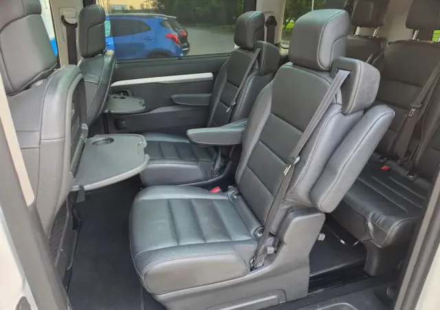 PEUGEOT Traveller L2 2.0 EAT8 Business VIP