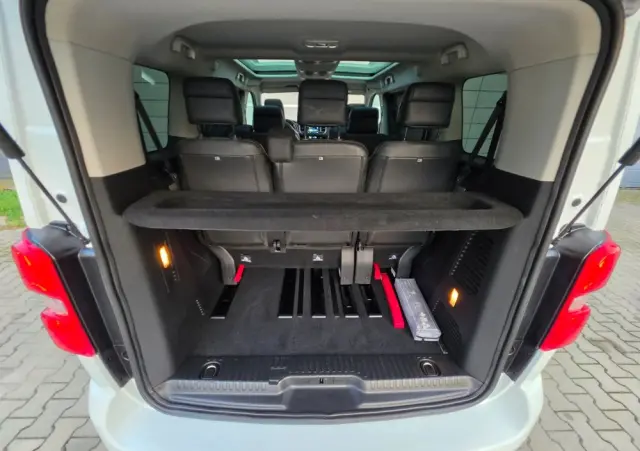 PEUGEOT Traveller L2 2.0 EAT8 Business VIP