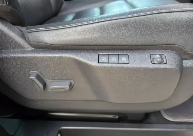 PEUGEOT Traveller L2 2.0 EAT8 Business VIP
