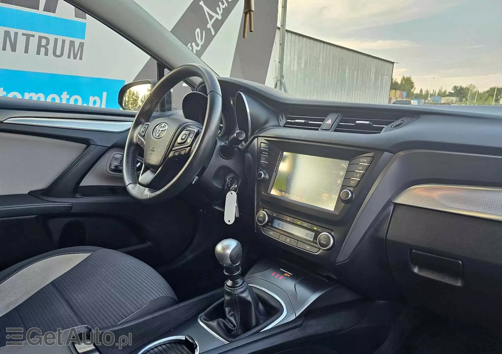 TOYOTA Avensis 2.0 D-4D Premium