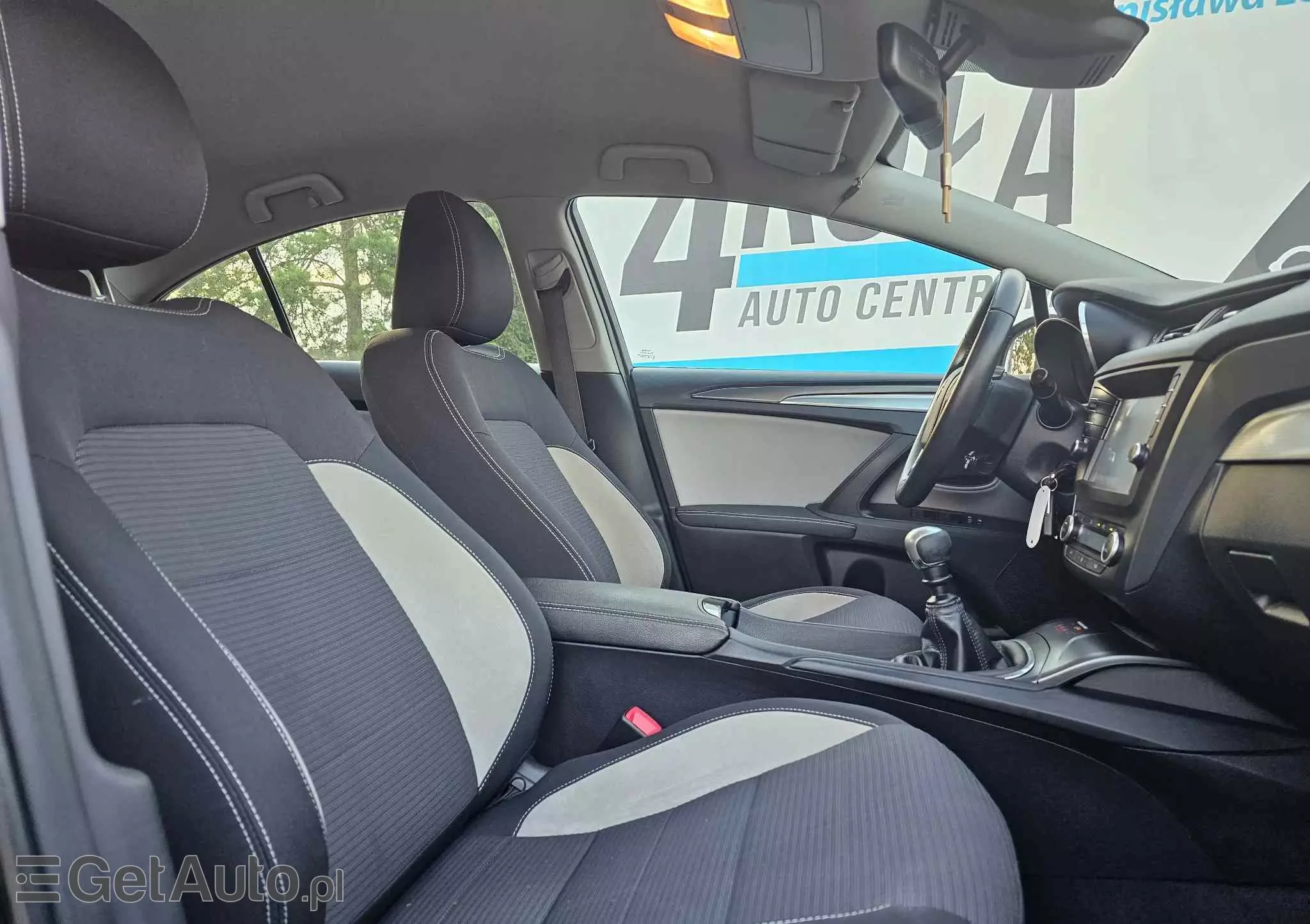 TOYOTA Avensis 2.0 D-4D Premium