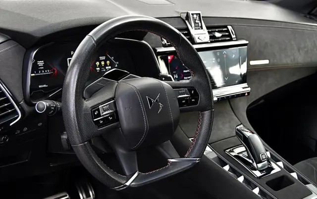 DS AUTOMOBILES DS 7 Crossback 1.6 PureTech Performance Line +