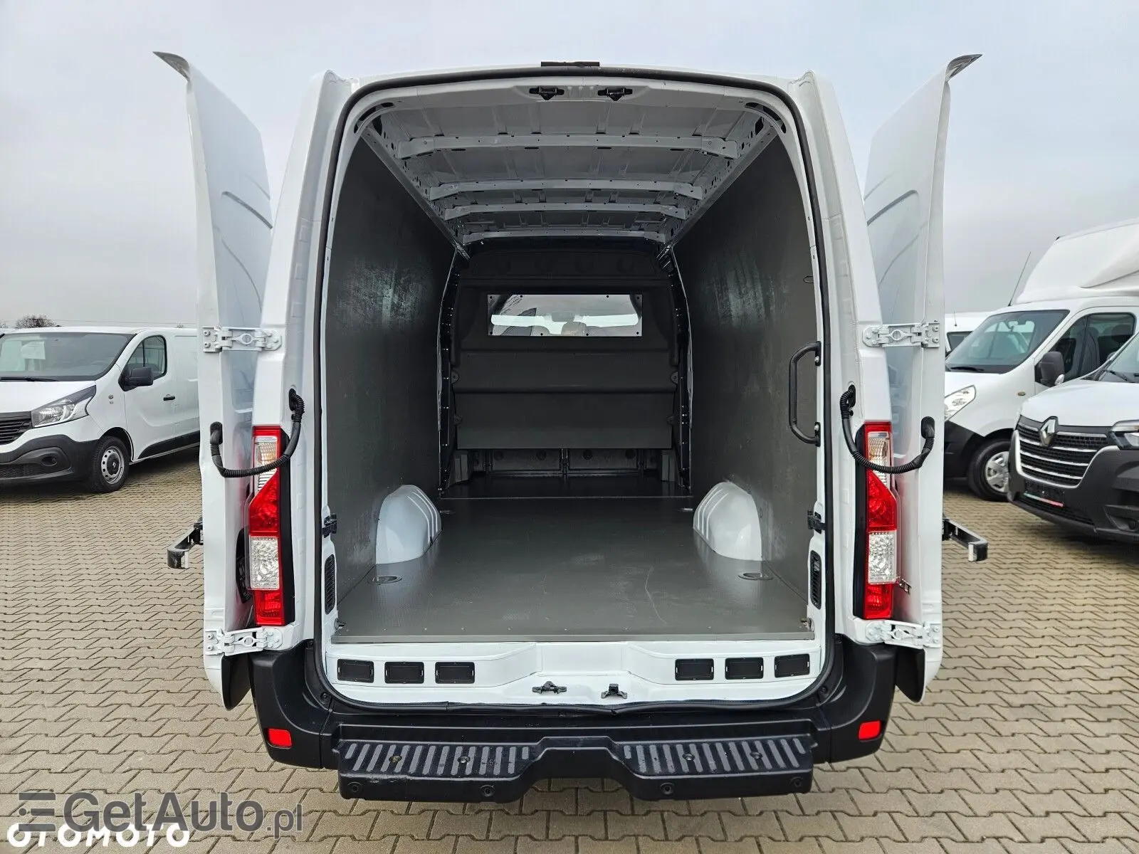 RENAULT Master L4H2 Business DBL