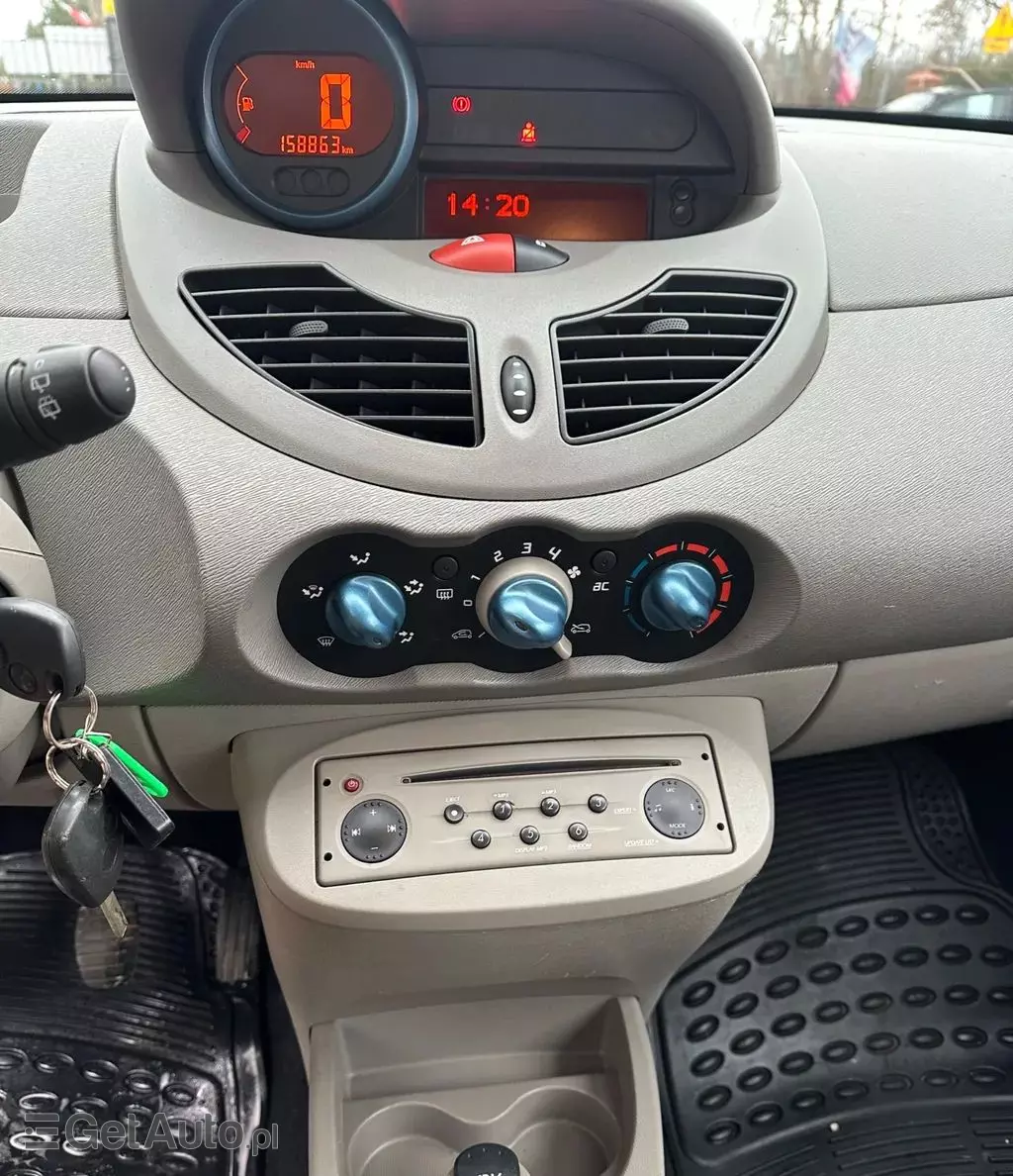 RENAULT Twingo 