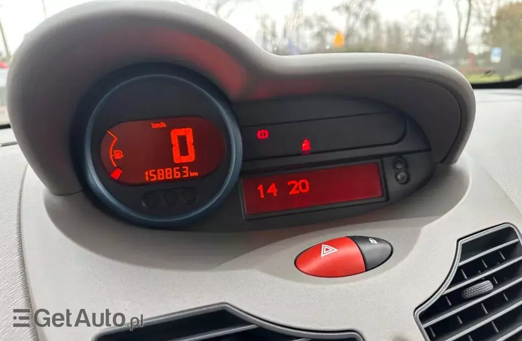 RENAULT Twingo 