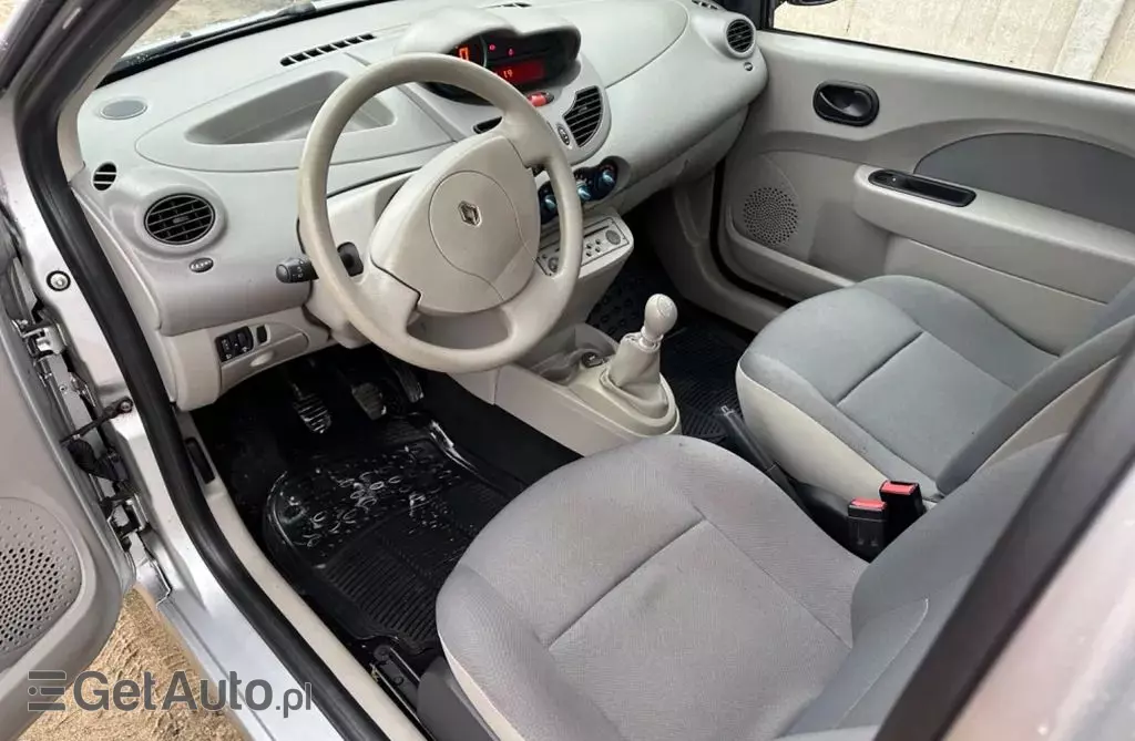 RENAULT Twingo 