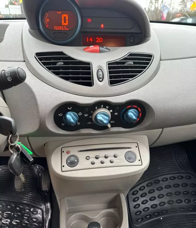 RENAULT Twingo 