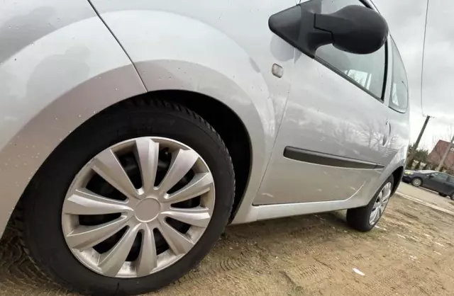 RENAULT Twingo 