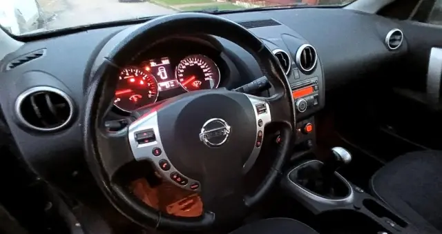 NISSAN Qashqai 1.6 acenta