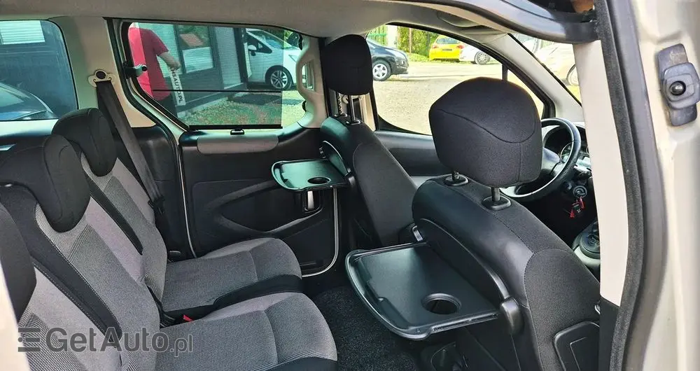 PEUGEOT Partner Tepee 110 Family