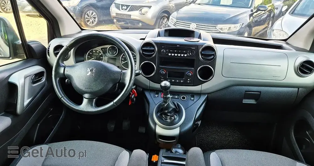 PEUGEOT Partner Tepee 110 Family