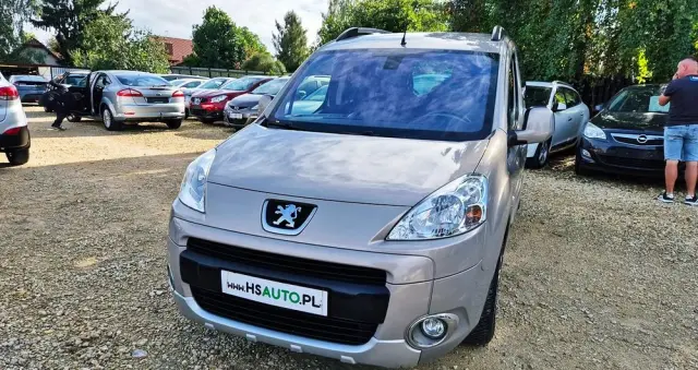 PEUGEOT Partner Tepee 110 Family