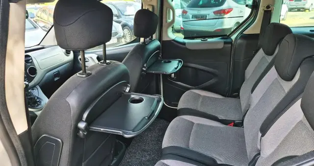 PEUGEOT Partner Tepee 110 Family