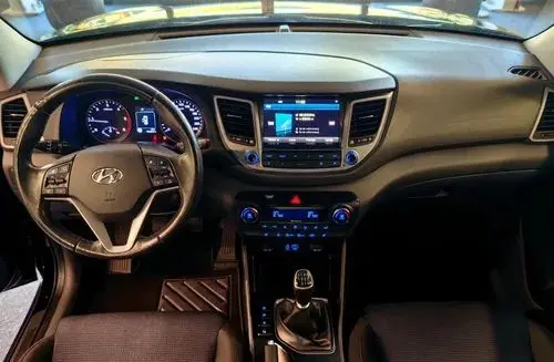 HYUNDAI Tucson 