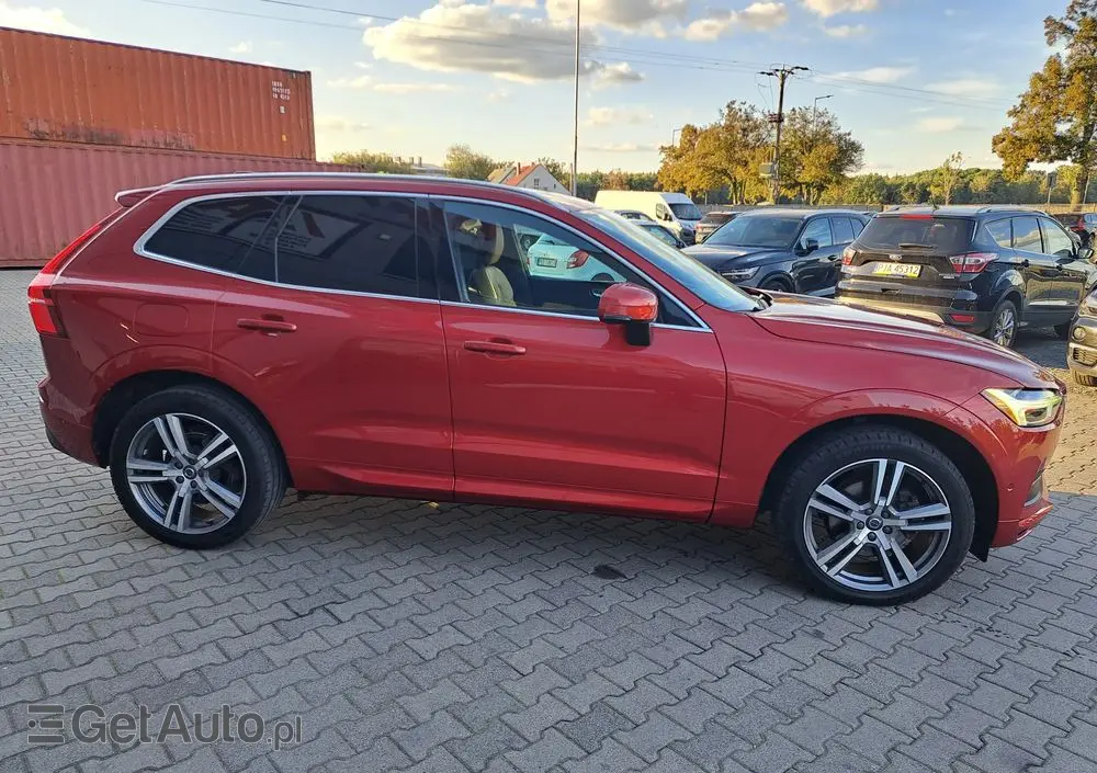 VOLVO XC 60 T5 AWD Geartronic Momentum