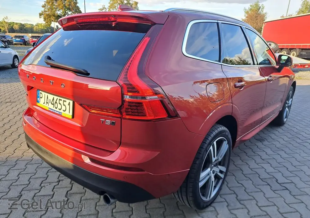 VOLVO XC 60 T5 AWD Geartronic Momentum