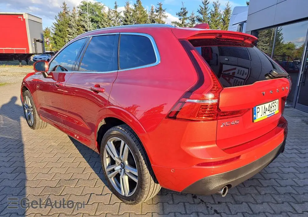VOLVO XC 60 T5 AWD Geartronic Momentum