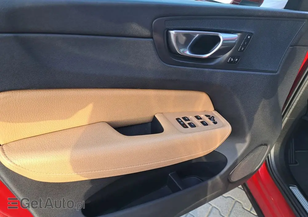 VOLVO XC 60 T5 AWD Geartronic Momentum