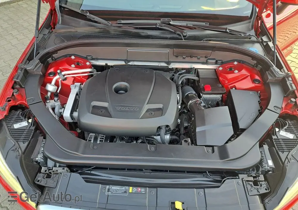 VOLVO XC 60 T5 AWD Geartronic Momentum