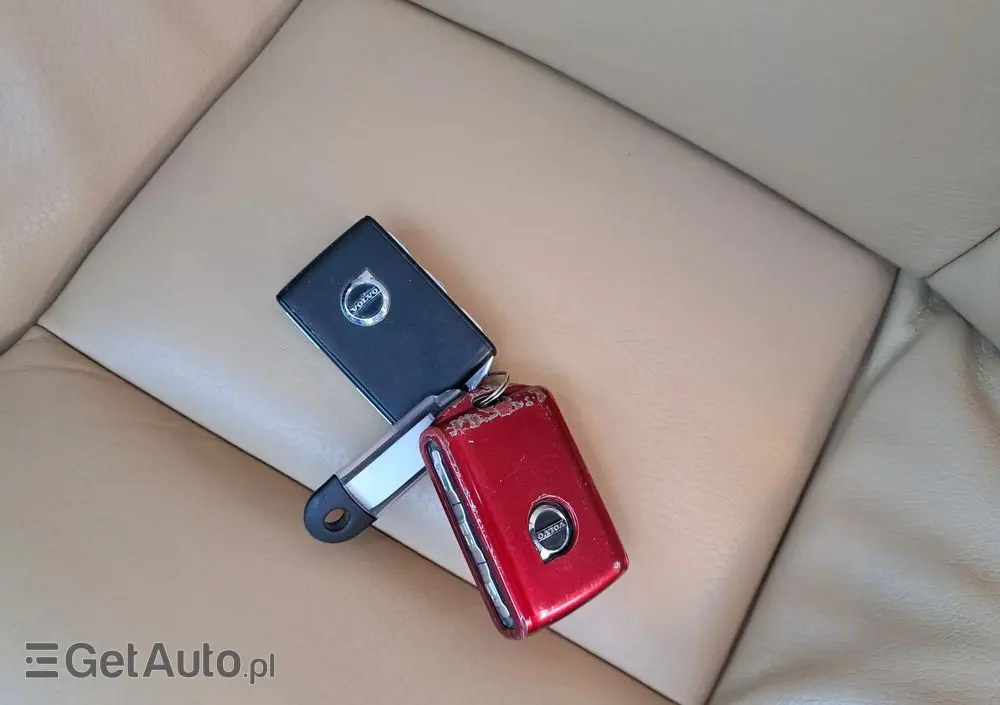 VOLVO XC 60 T5 AWD Geartronic Momentum