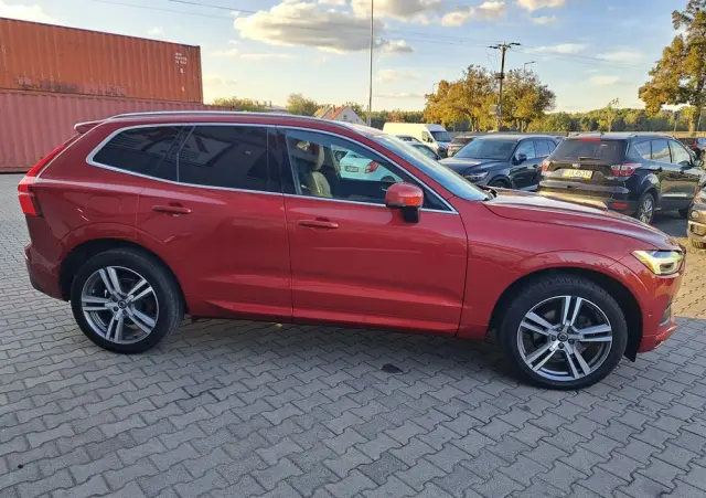 VOLVO XC 60 T5 AWD Geartronic Momentum