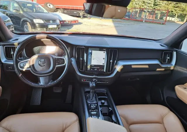 VOLVO XC 60 T5 AWD Geartronic Momentum