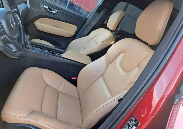 VOLVO XC 60 T5 AWD Geartronic Momentum