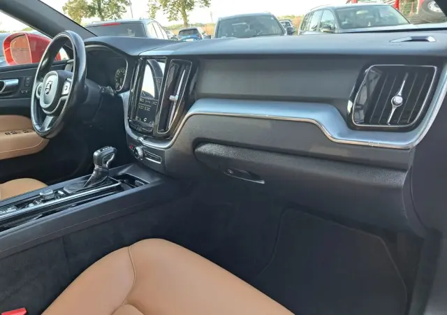 VOLVO XC 60 T5 AWD Geartronic Momentum