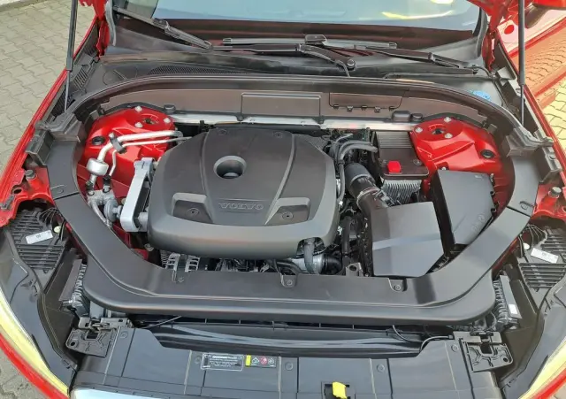 VOLVO XC 60 T5 AWD Geartronic Momentum