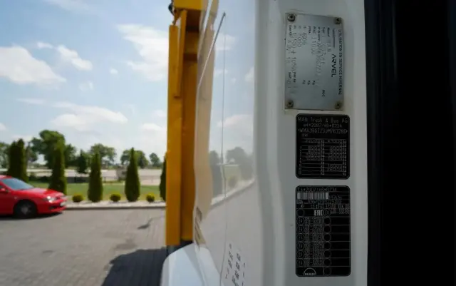 MAN TGS 41.460 / 8x4 / WYWROTKA / 2 STRONNA / BORDMATIC / HYDROBURTA / MEILLER KIPER /  / OPONY 100% / EURO 6 / 2017 R / SPROWADZONA 