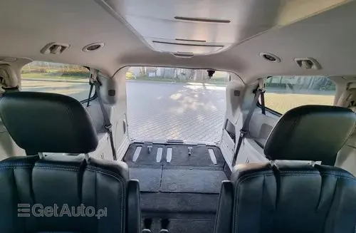 CHRYSLER Town & Country 