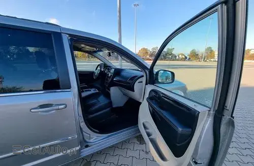 CHRYSLER Town & Country 