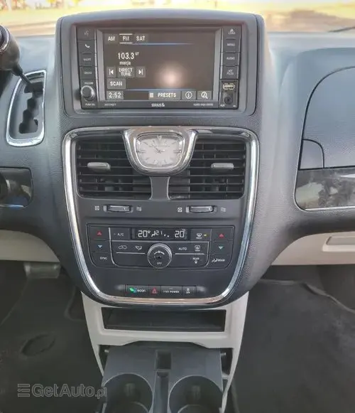 CHRYSLER Town & Country 