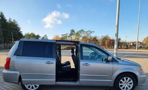 CHRYSLER Town & Country 