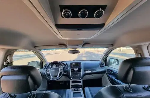 CHRYSLER Town & Country 