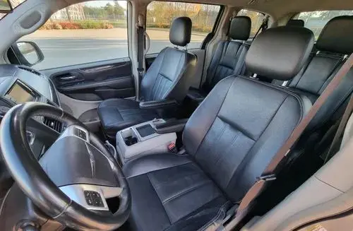 CHRYSLER Town & Country 