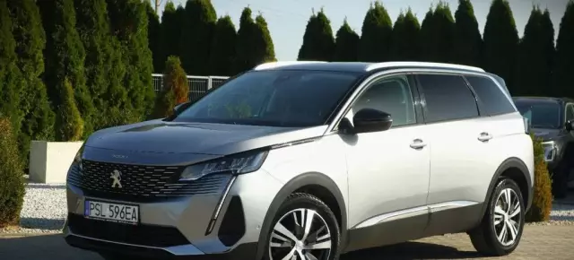 PEUGEOT 5008 