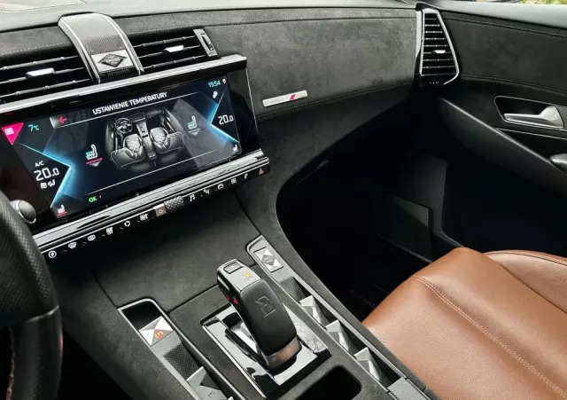DS AUTOMOBILES DS 7 Crossback 1.6 E-Tense 4x4 Performance Line
