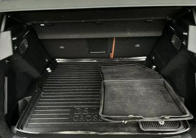 DS AUTOMOBILES DS 7 Crossback 1.6 E-Tense 4x4 Performance Line