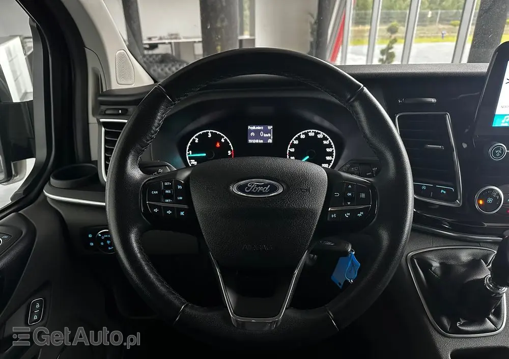 FORD Tourneo Custom 