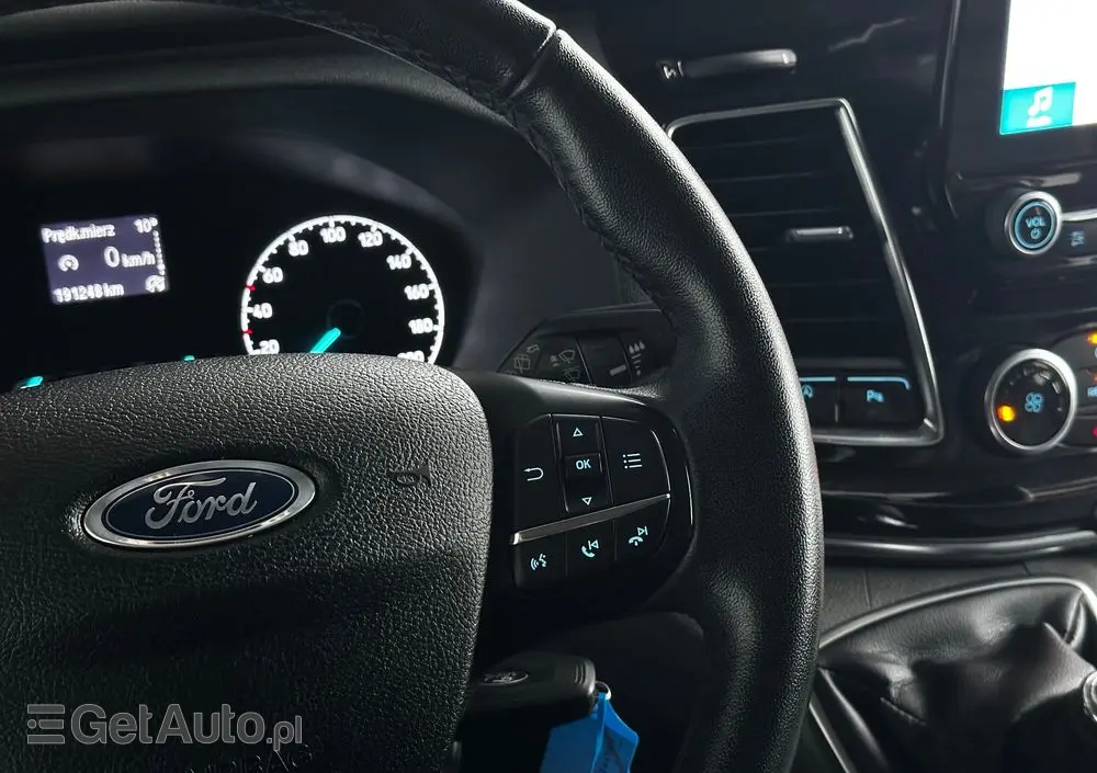 FORD Tourneo Custom 