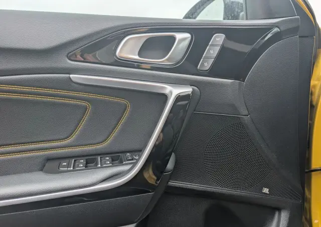 KIA XCeed 1.6 CRDi DCT7 LAUNCH EDITION