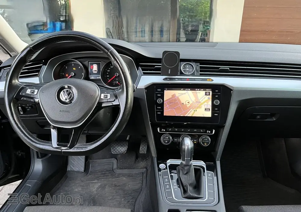 VOLKSWAGEN Passat Variant Ver-variant-2-0-tdi-scr-dsg-bluem-tech-comfortline